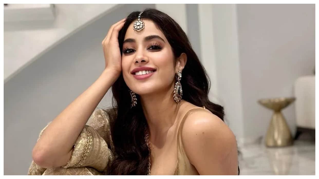 Mr and Mrs Mahi Actress Janhvi Kapoor Phone Wallpaper has This Person Know Details