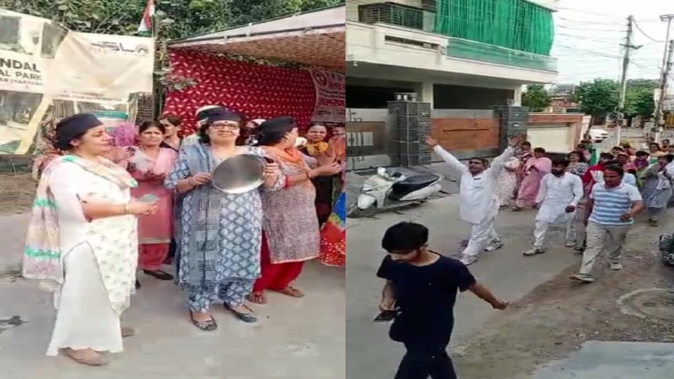 women protested by banging plates In Hisar, Mill Gate Road construction work not starting