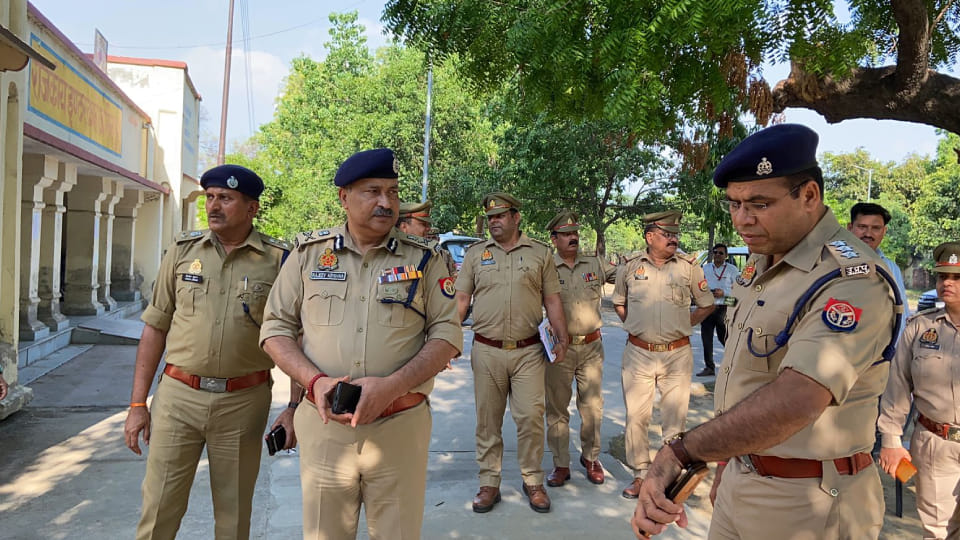 ADG reached Mainpuri inquired about status of civic elections and inspected several polling stations