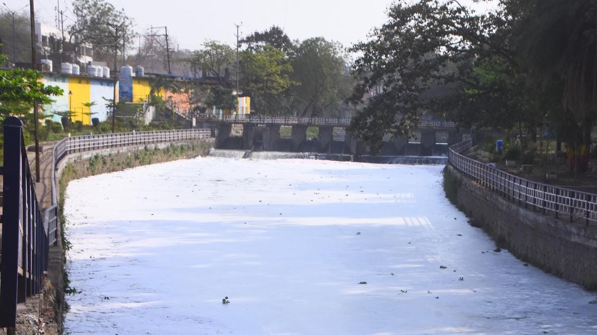 Metro will pass fifty feet below Kanh river, 100 feet long tunnel will be built