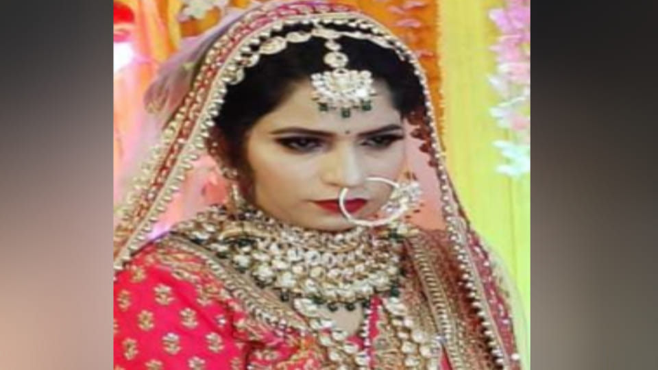 Constable accused of strangling wife for not getting car in dowry in Etah