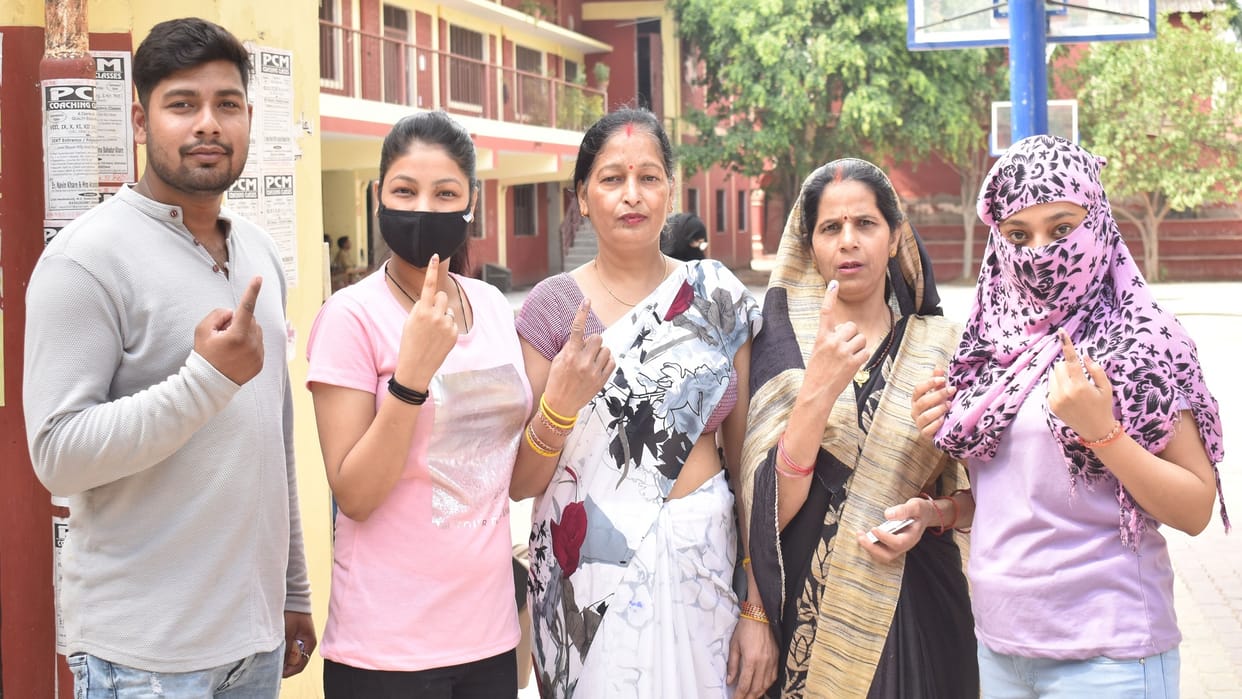 Nikay Chunav 2023: Prayagraj lags in the state, only 31.45 percent voting, about five lakh people cast their v