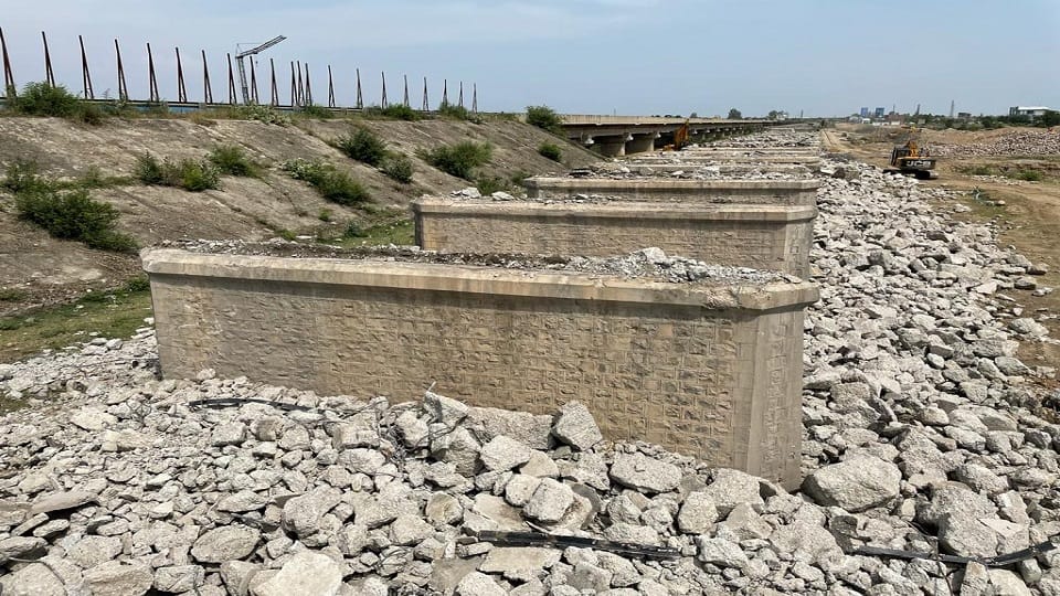 Jammu-Kashmir: bridge seen guide film will now remain memories, breaking down highway