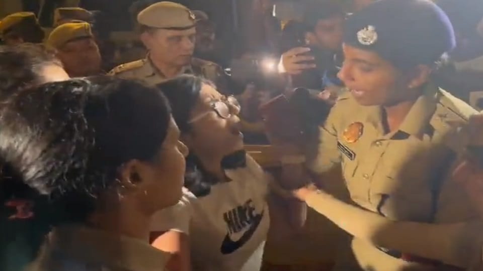 No policeman was drunk police said on scuffle with wrestlers