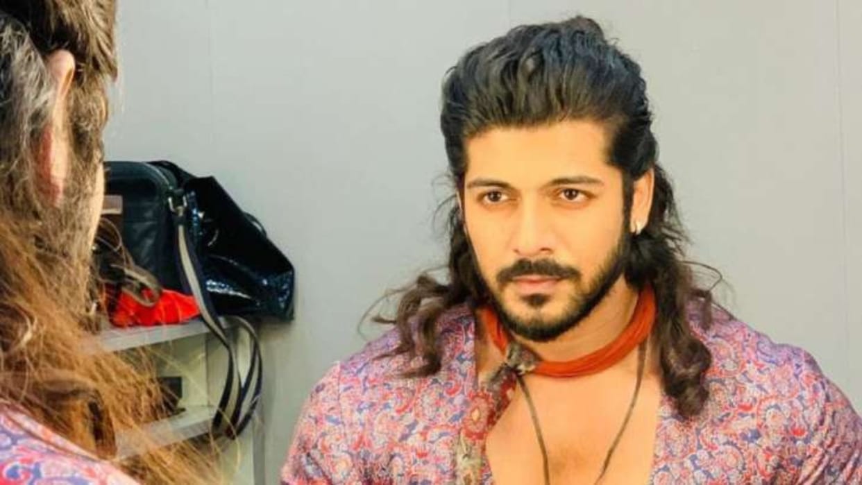 KKK 13 Fame Sheezan Khan share his picture wearing AliBaba Costume in south Africa Says I am Ali
