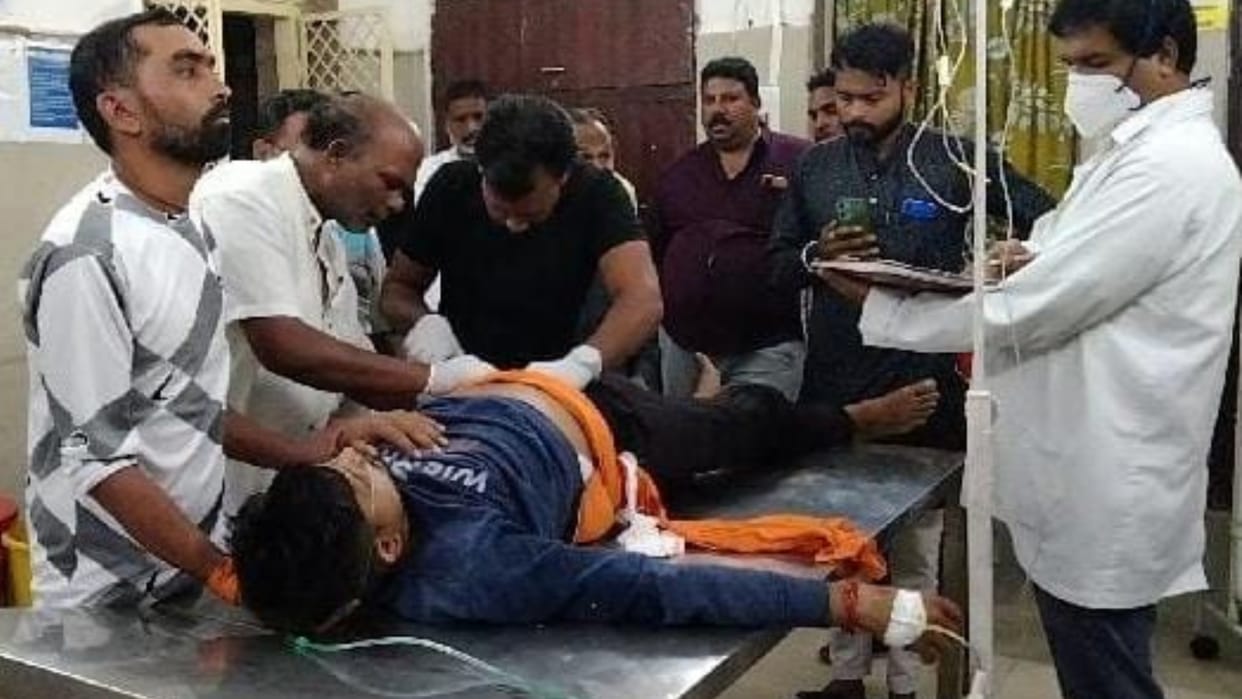 Masked miscreants stabbed a young man by throwing chili in his eyes, he died during treatment in Jabalpur