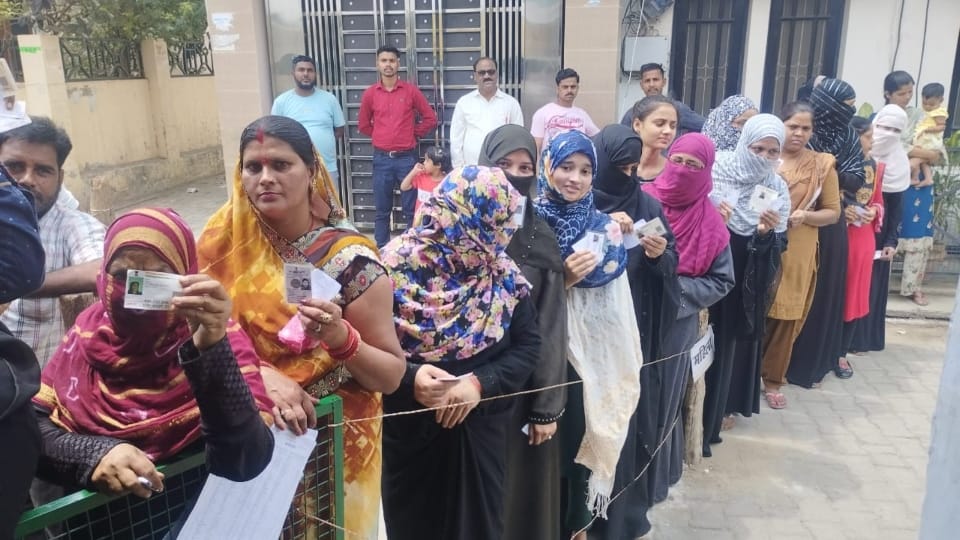 UP Nikay Chunav 2023 Live Updates 1st Phase Voting in Lakhimpur Kheri Voting Percentage News in Hindi