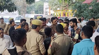 Clashes ruckus and uproar during polling of UP nikay chunav 2023