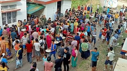 Manipur: हिंसा के चलते मणिपुर से पलायन शुरू, हमले के बाद 1100 से ज्यादा लोग असम पहुंचे manipur violance cause migration in assam more then 1100 people reach cachar