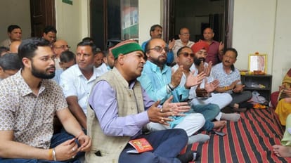 Uttarakhand News: कांग्रेस भवन में भाजपा की बुद्धि-शुद्धि के लिए कार्यकर्ताओं ने किया हनुमान चालीसा का पाठ Uttarakhand Congress Hanuman Chalisa recited in Congress Bhavan to purify the mind of BJP