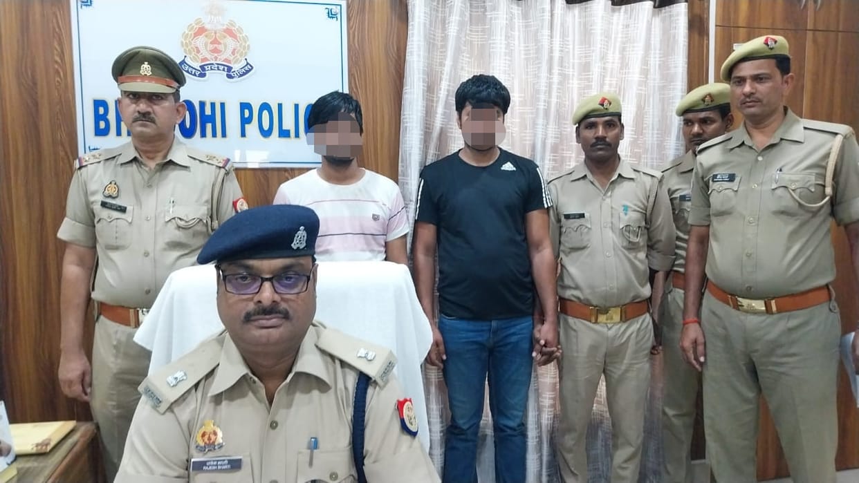 Two smugglers arrested with illegal liquor worth of RS 10 lakhs in bhadohi