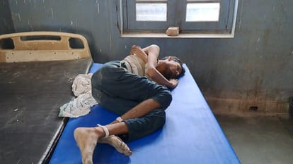 Bihar: The patient's hands and feet are being treated in the government hospital of Health Minister Tejashwi