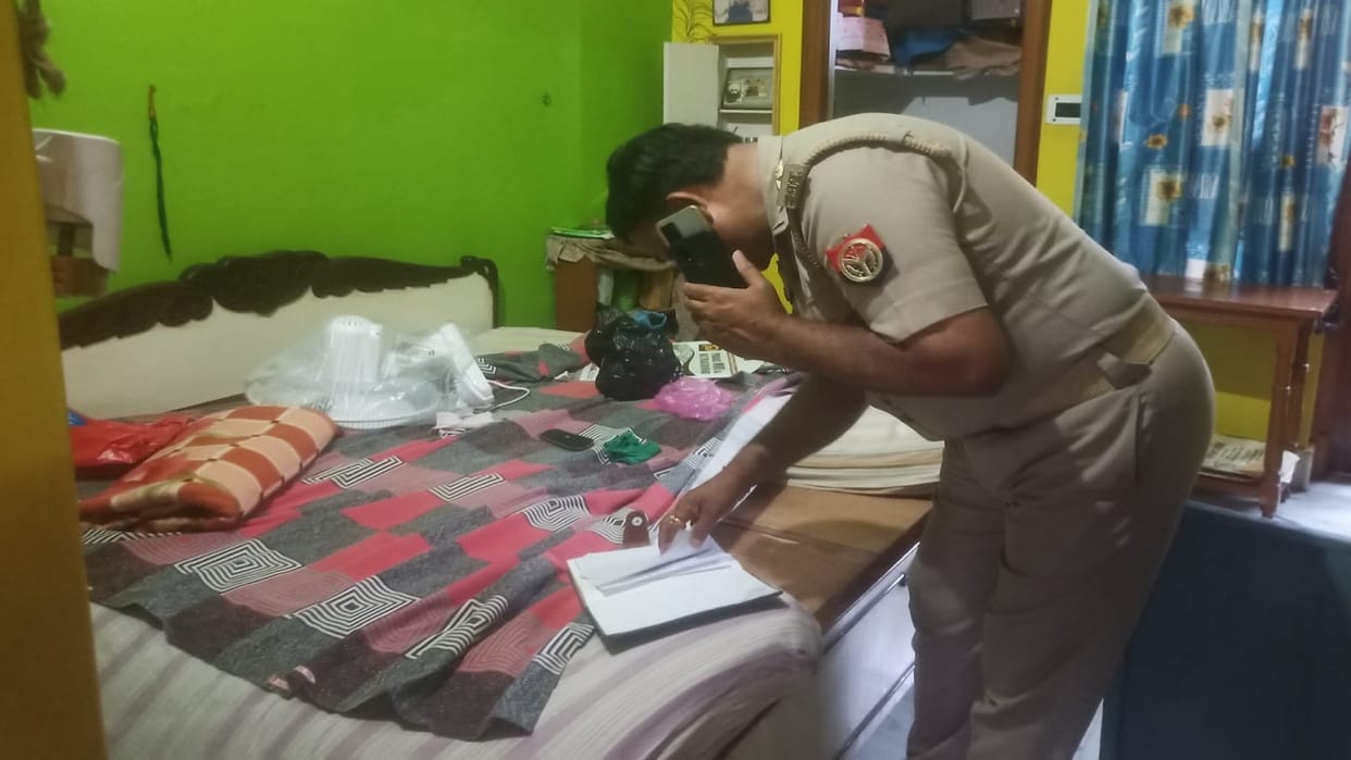 Robbery at retired bank employee s house in Prem Nagar Bareilly