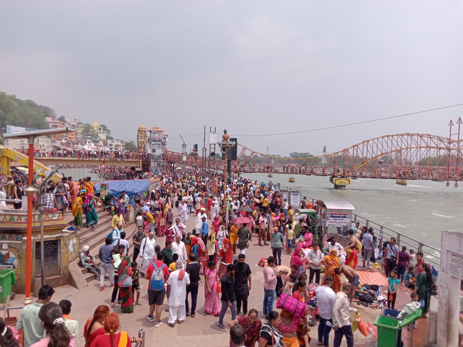 Buddha Purnima 2023 Huge Crowd of Devotees in haridwar Ganga Ghat for snan photos