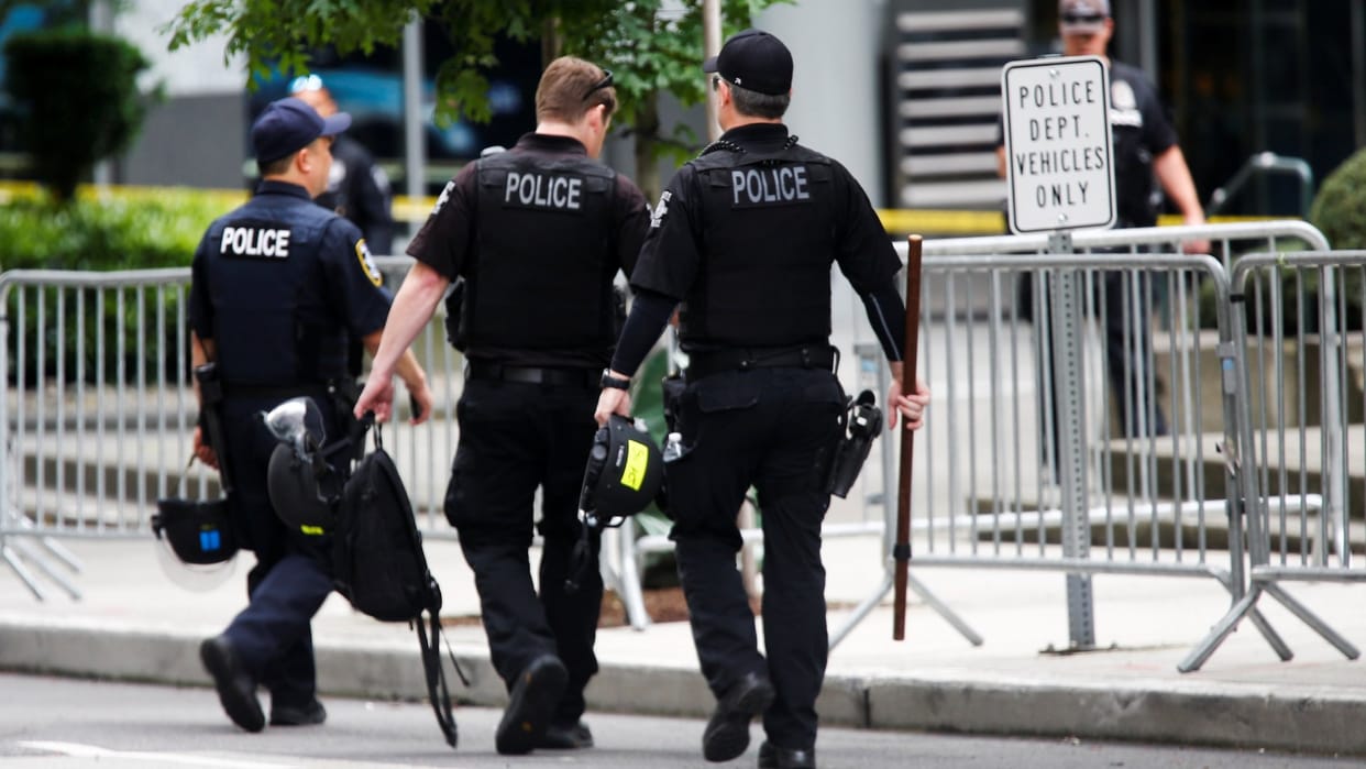 US: In America, a person of Indian origin shot two of his own compatriots; accused in police custody