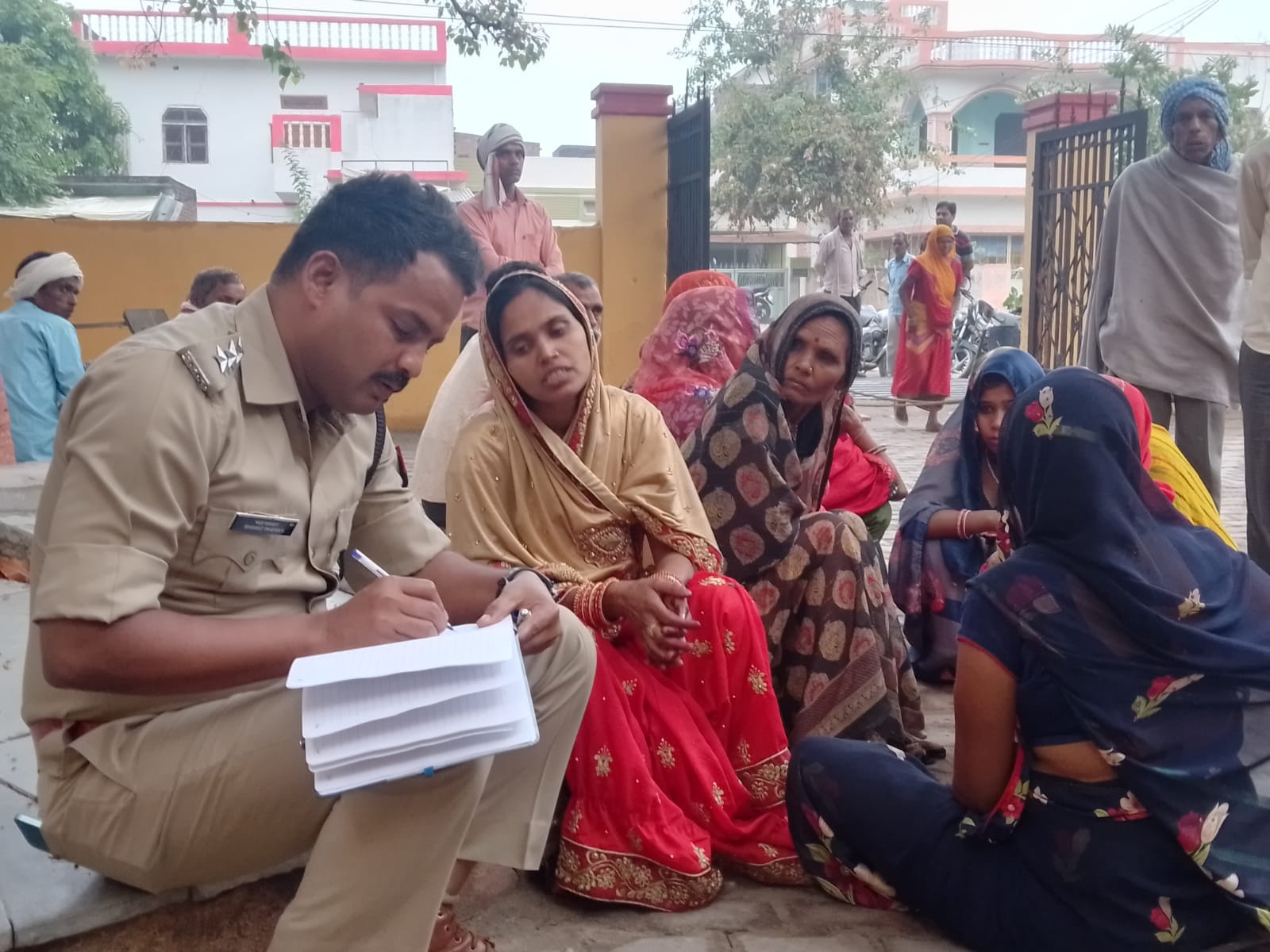 Son brutally murdered his father in Hamirpur, father ran away after saving his life, why the family is silent
