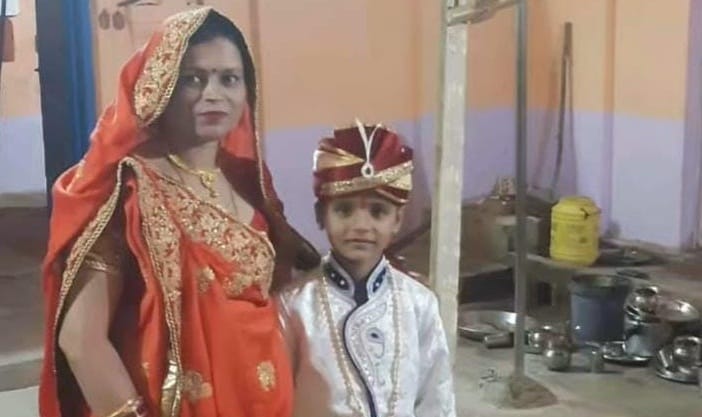 Tragic accident in Kanpur, Unidentified car hit bike, truck crushed mother and son who fell on the road