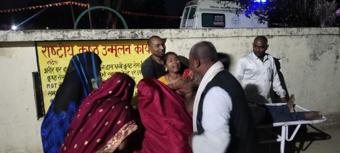 Loader hit the bike in Hamirpur, two friends died, both were returning after distributing the cards of the thi