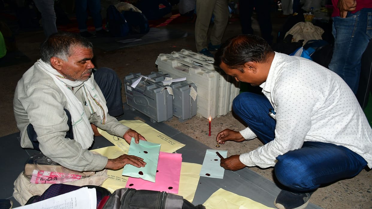 Municipal elections 2023: EVMs kept in strong room till late night, security increased in Mandi premises