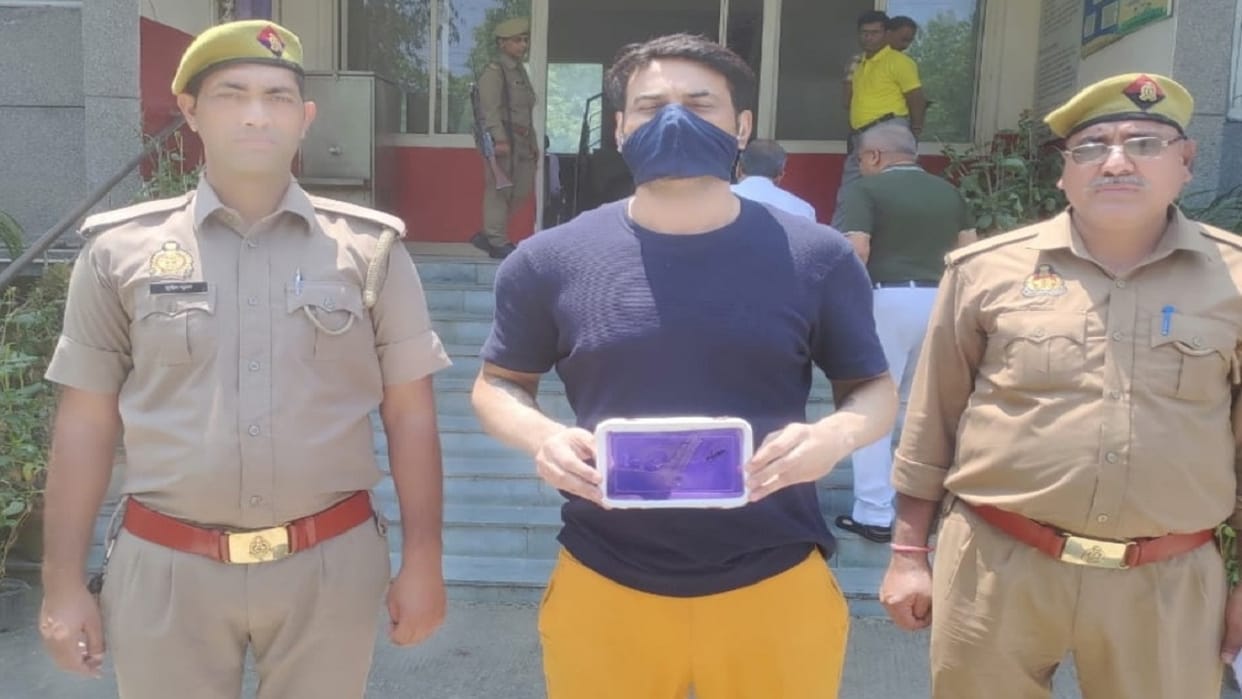 Accused arrested with Czechoslovakian pistol in Noida Phase III