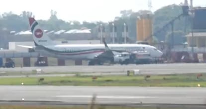 emegency landing of bangladesh aircraft on patna airport after technical fault, fligh was on way to kathmandu