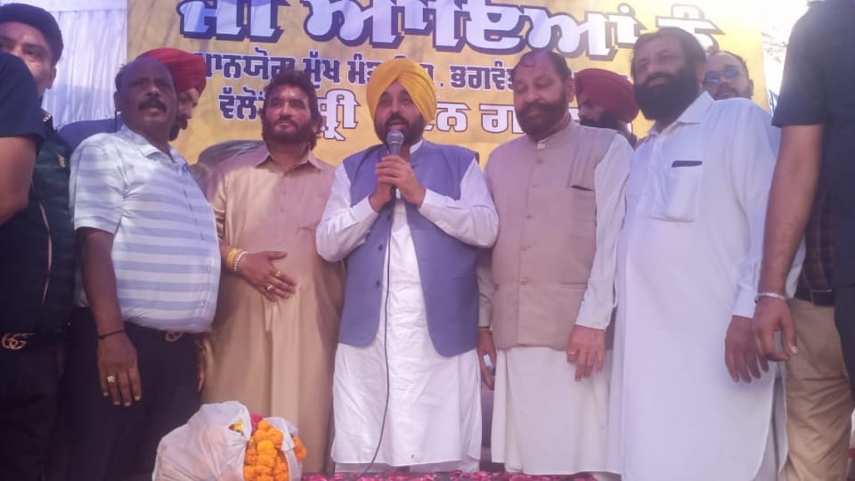 Akali Leader Chandan Grewal joined Aam Aadmi Party in Jalandhar