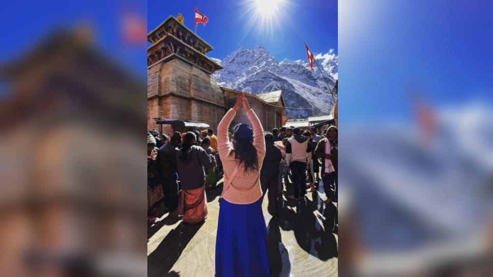 kedarnath dham yatra South Indian Actress Nandini Rai reached dham by walking after Helicopter not run