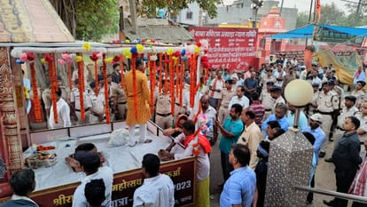 Shri Ram: The procession on Ram Navami reached Baba Maniram Arena after a month; Sita-Ram reached the destinat