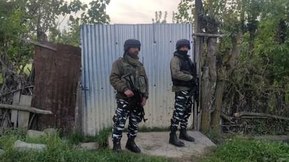 Jammu Kashmir: बारामुला मुठभेड़ में एक आतंकी मार गिराया, हथियार बरामद..अन्य की तलाश में जुटे हैं सुरक्षाबल One terrorist killed in Baramulla encounter, firing between terrorists and security forces in Rajori