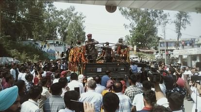 Himachal News: Martyr Pramod Negi cremated with full military honours
