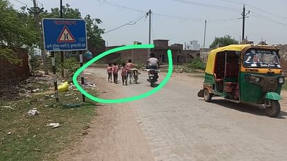 Children made to transport soil during school hours video viral