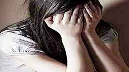 Shahdol Crime: 70 साल के व्यक्ति ने नाबालिग बच्ची से किया दुष्कर्म, मिठाई खिलाने के बहाने घर में बुलाया Shahdol Crime 70 year old man raped minor girl