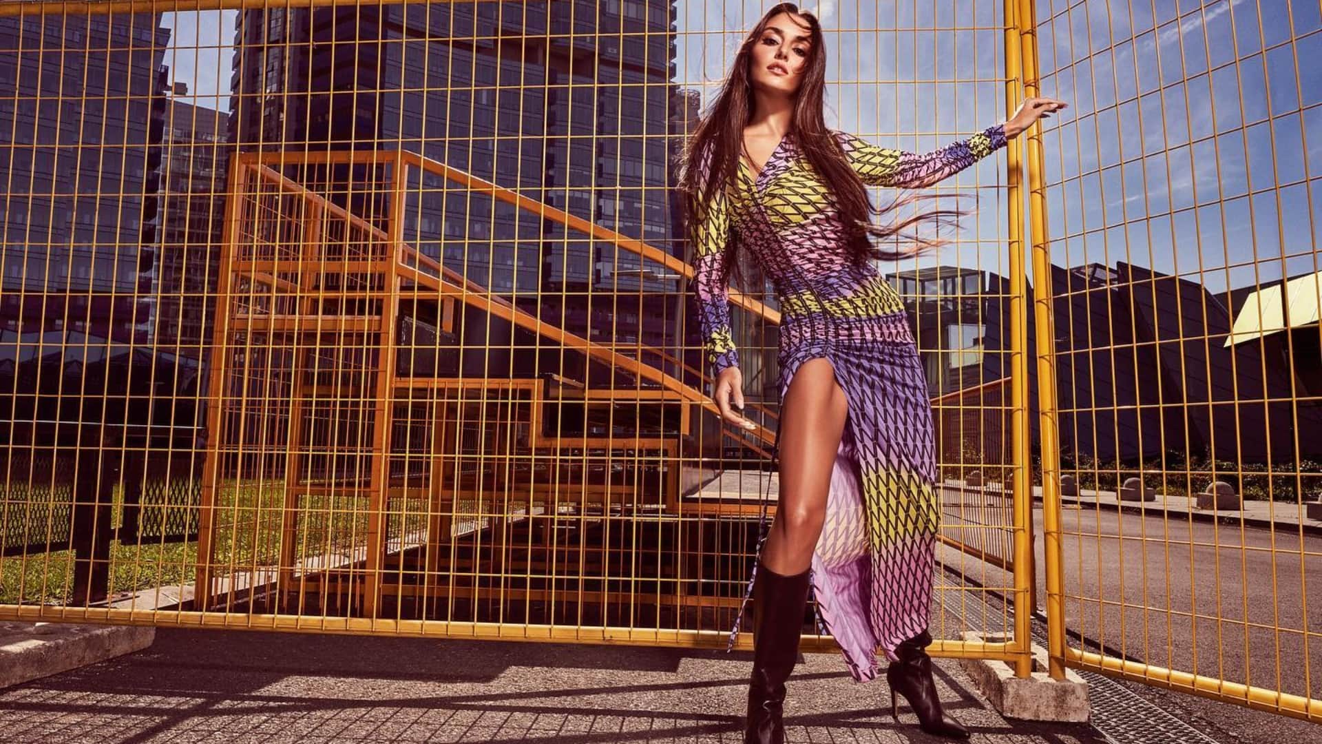 Turkish Drama Hayat and Murat Fame Actress Hande Ercel Fashion and Stylish Look Photos