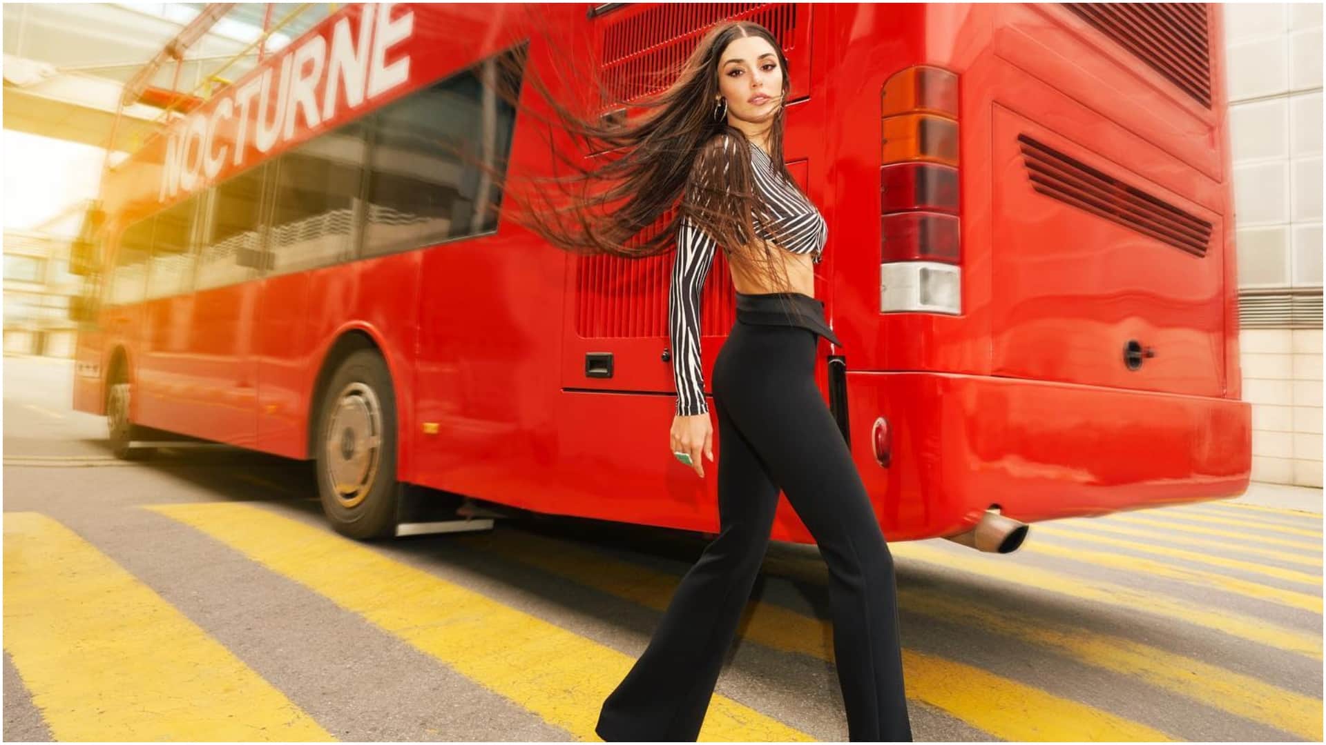 Turkish Drama Hayat and Murat Fame Actress Hande Ercel Fashion and Stylish Look Photos