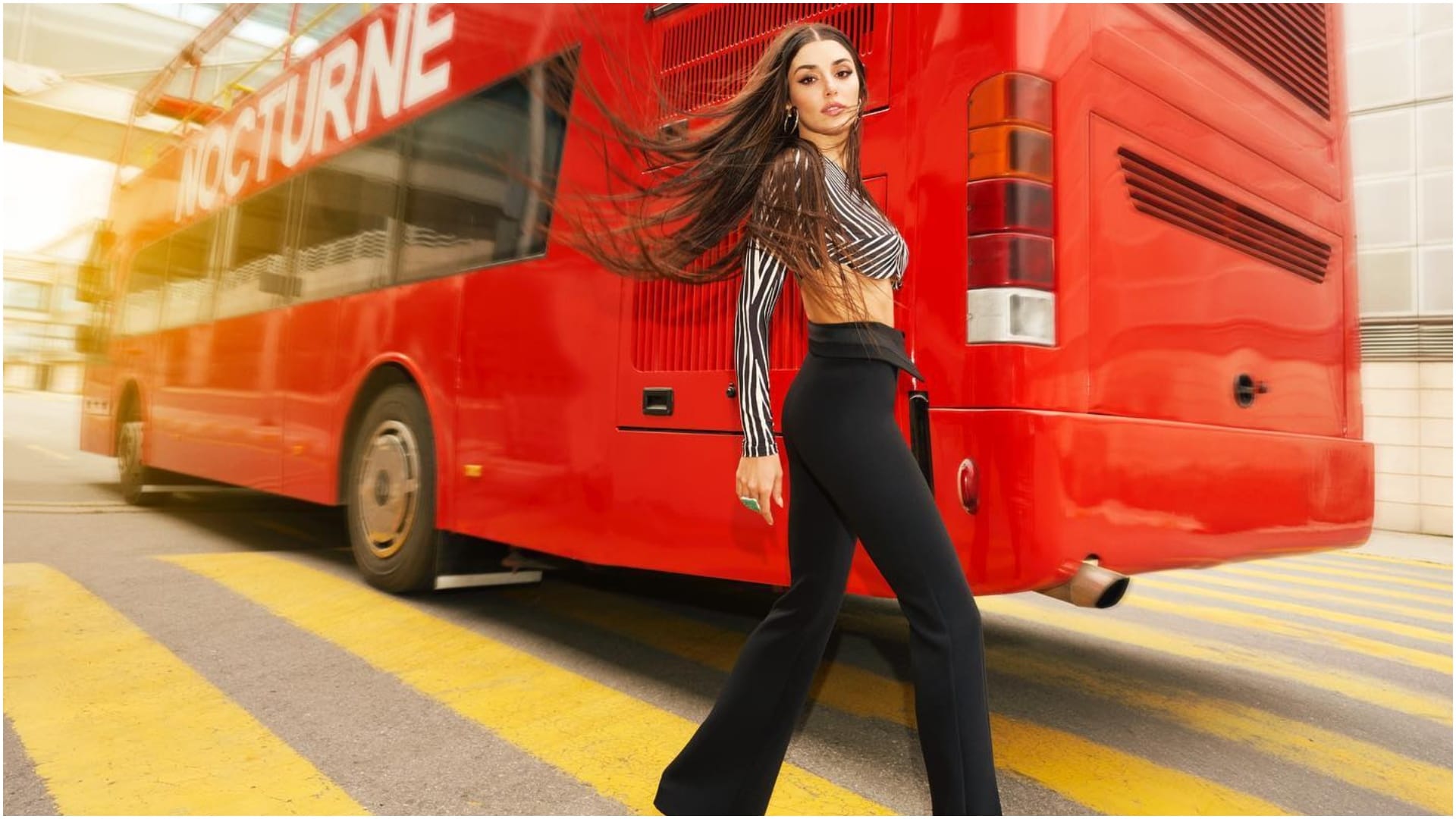 Turkish Drama Hayat and Murat Fame Actress Hande Ercel Fashion and Stylish Look Photos