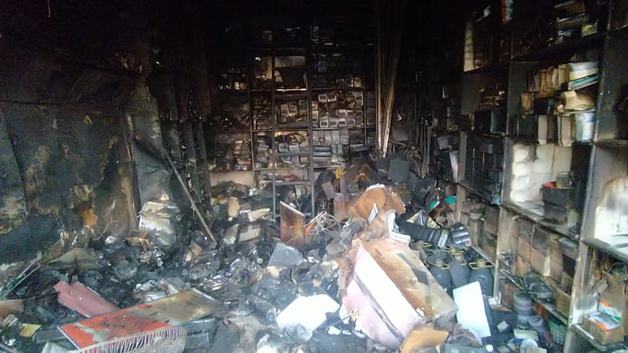 Auraiya: fire due to Short circuit in electric shop