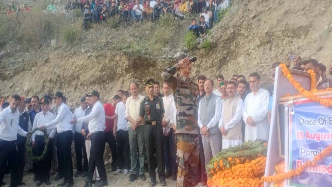 martyr Pramod Negi Dressed like a groom, mother garlanded notes, sister tied rakhi and soldier brother gave la