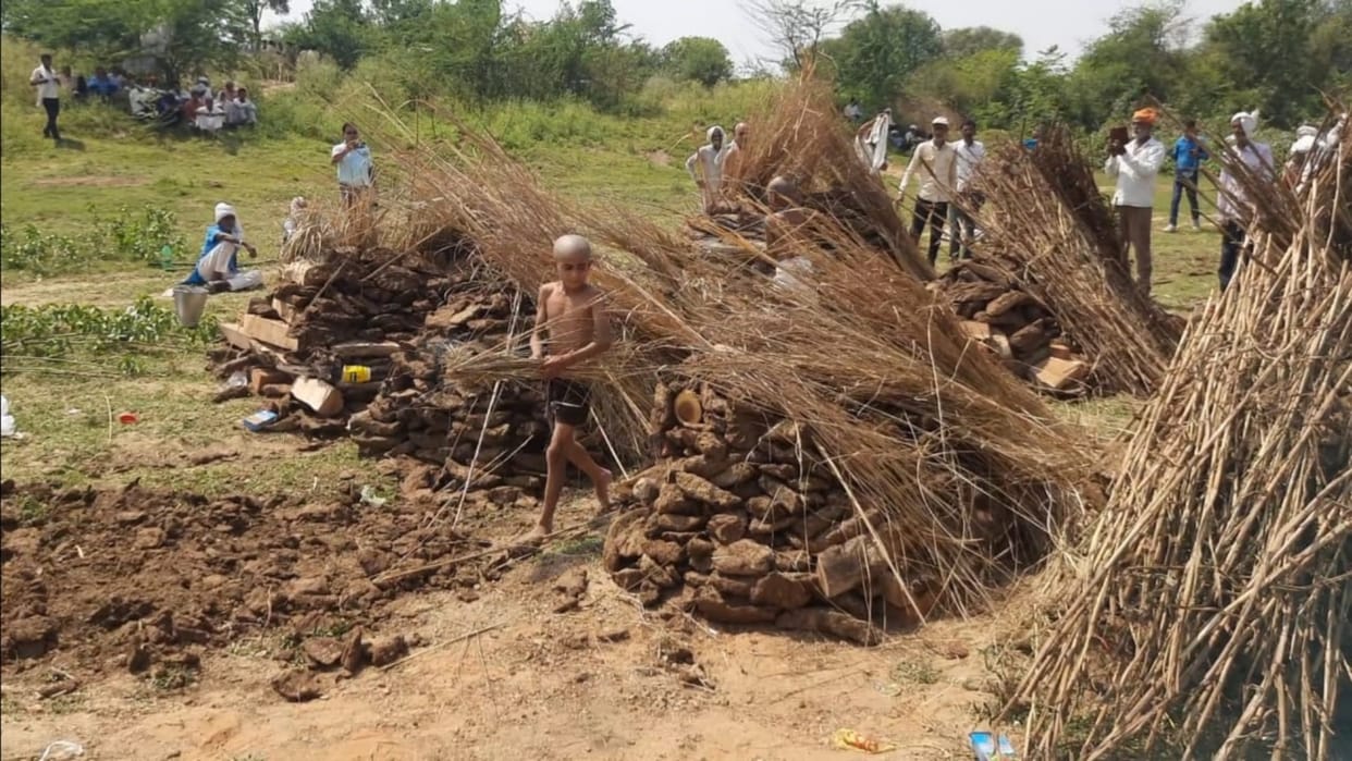Morena Murder Case Last rites of six dead bodies everyone eyes moist