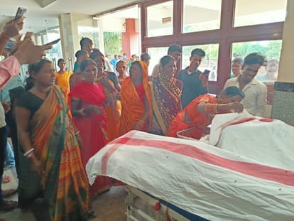Newly married bride and groom collapsed in accident today bihar news made for each other