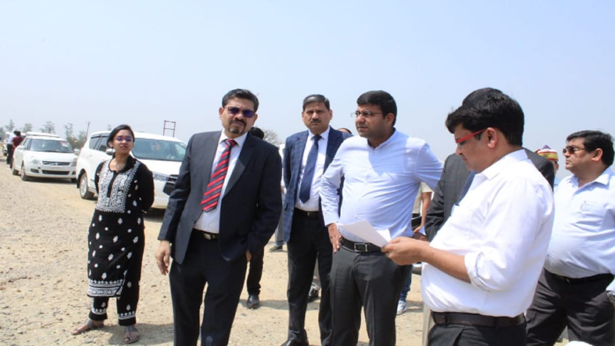 Meerut: District Judge and DM inspect government land for Integrated Court Complex