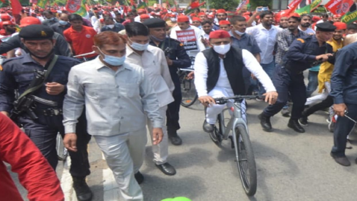 Akhilesh Yadav program changed and will now do road show in Meerut on Eight May