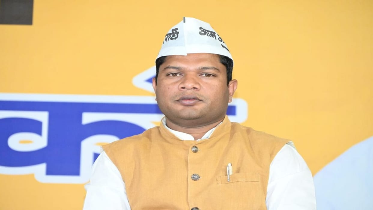 Raipur Municipal Corporation Scam worth crores, CG aap leader komal hupendi blame