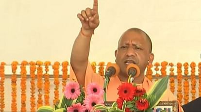 CM Yogi flagged off 17 vehicles including two road sweeping machines