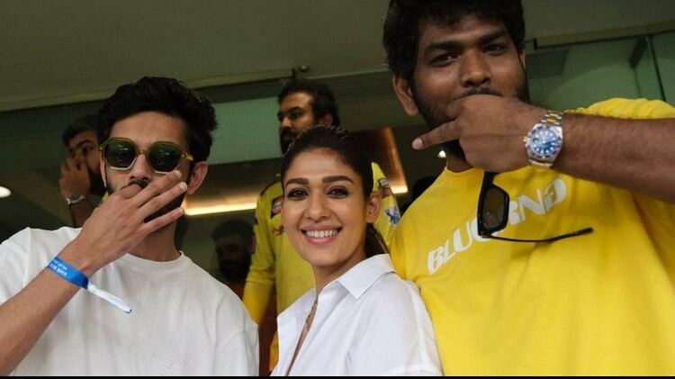 Srk Jawan Actress Nayanthara and Vignesh shivan spotted ipl chennai super kings vs mumbai indians match