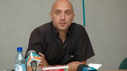 Pro-war writer Zakhar Prilepin's driver killed in car bombing in Russia