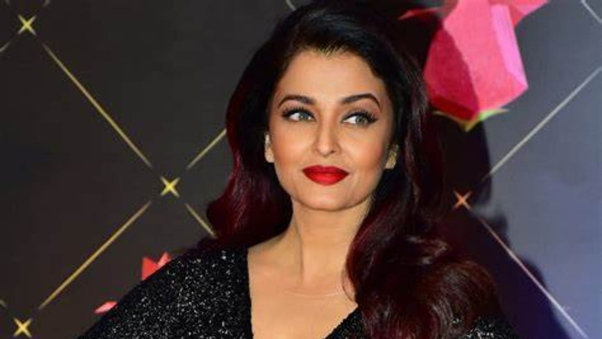 Aishwarya Rai Abhishek Bachchan reviews agastya Nanda suhana khan Khushi Kapoor film the Archies calls amazing