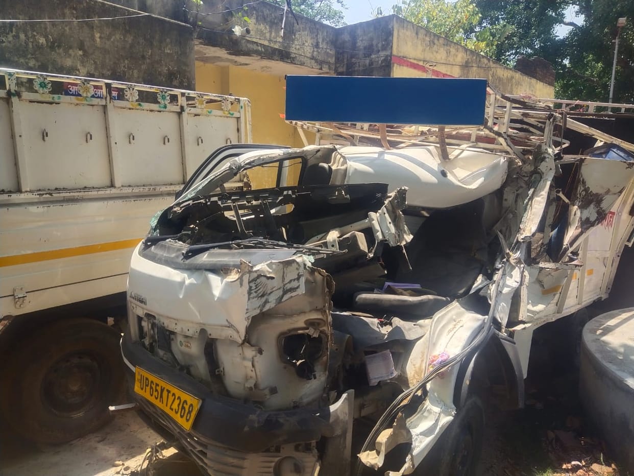 Ballia Accident: Pickup coming in procession collided with truck, flew away, three youths died, one serious