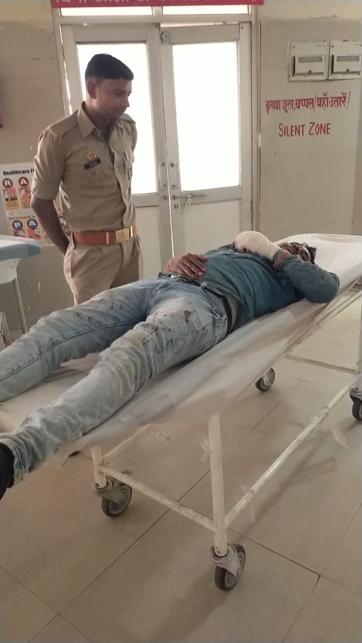 Varanasi Crime: Youth shot dead in money transaction in Cholapur, admitted to trauma center