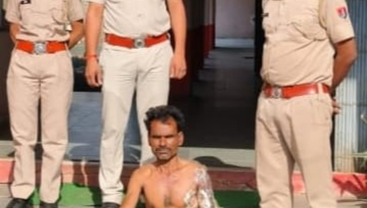 Pratapgarh police arrested an accused of burning wife with petrol in rajasthan yesterday