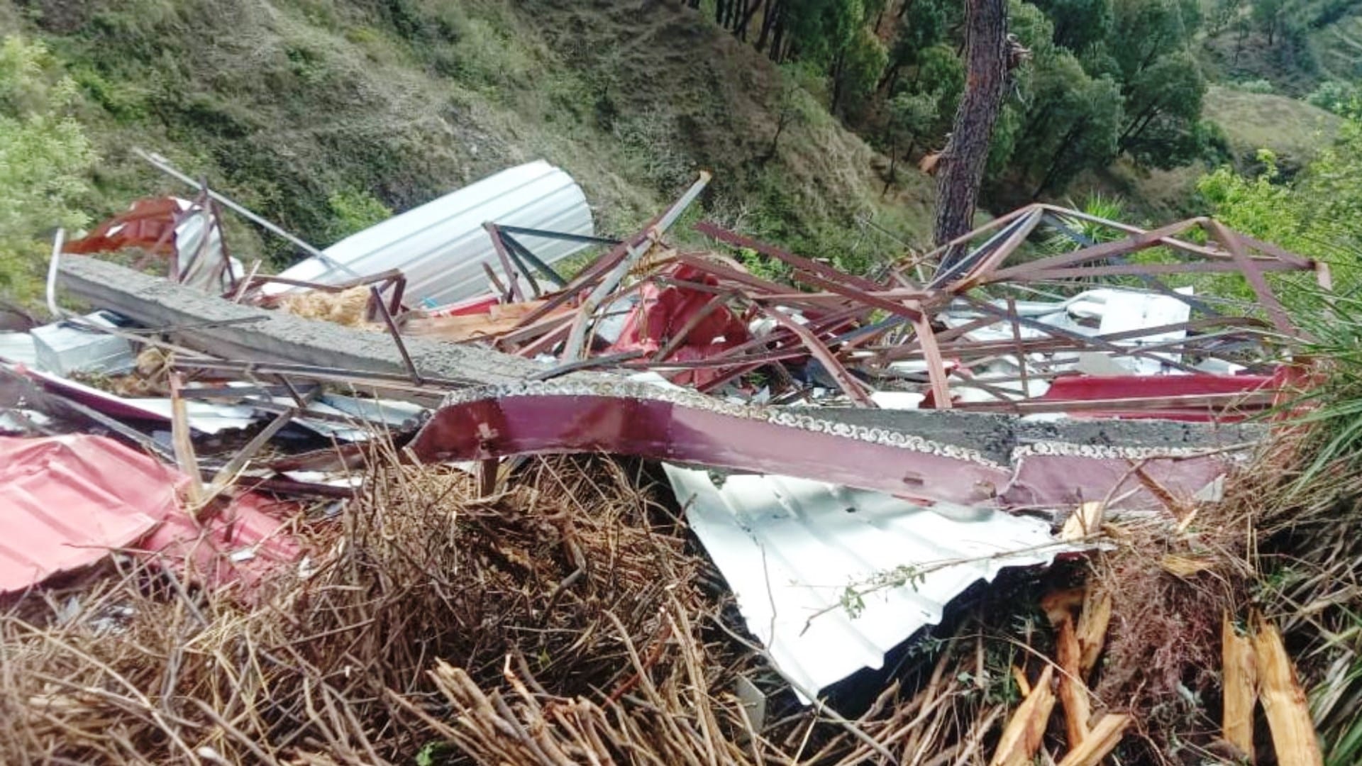 himachal weather update thunderstorm in many parts damage houses